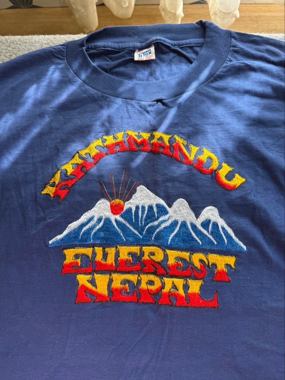 Vintage Kathmandu Everest Nepal Embroidered Boxy XL Blue Graphic T-Shirt